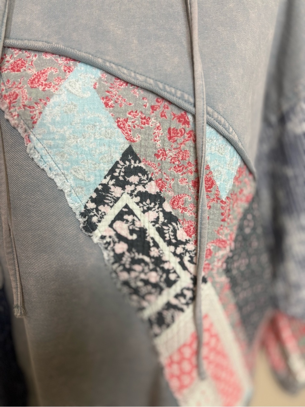 gimmicks by BKE Patchwork Gray Hoodie with Multicolor Accents Size Medium - Picture 4 of 13
